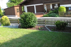 gartengestaltung-vorgarten-blick-zaun-rechts