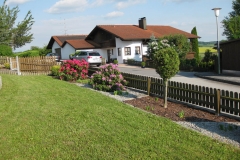 gartengestaltung-vorgarten-blick-zaun