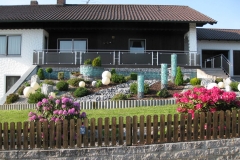 gartengestaltung-vorgarten-steine-gesamtansicht-hf